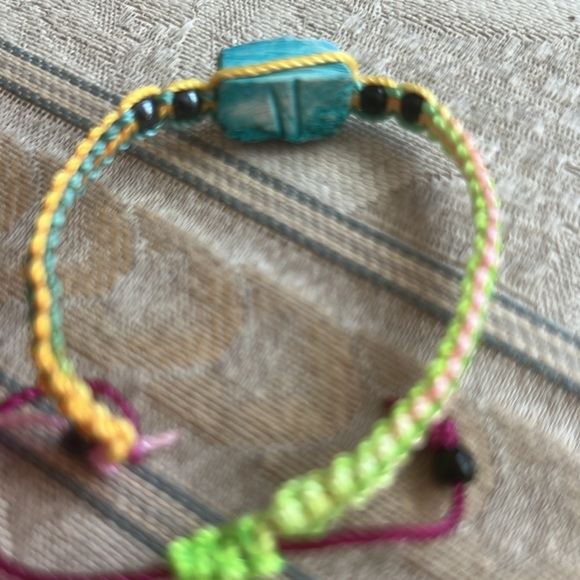 Egyptian scarab stone bracelet. Made with gorgeous yellow and green thread - Picture 5 of 5